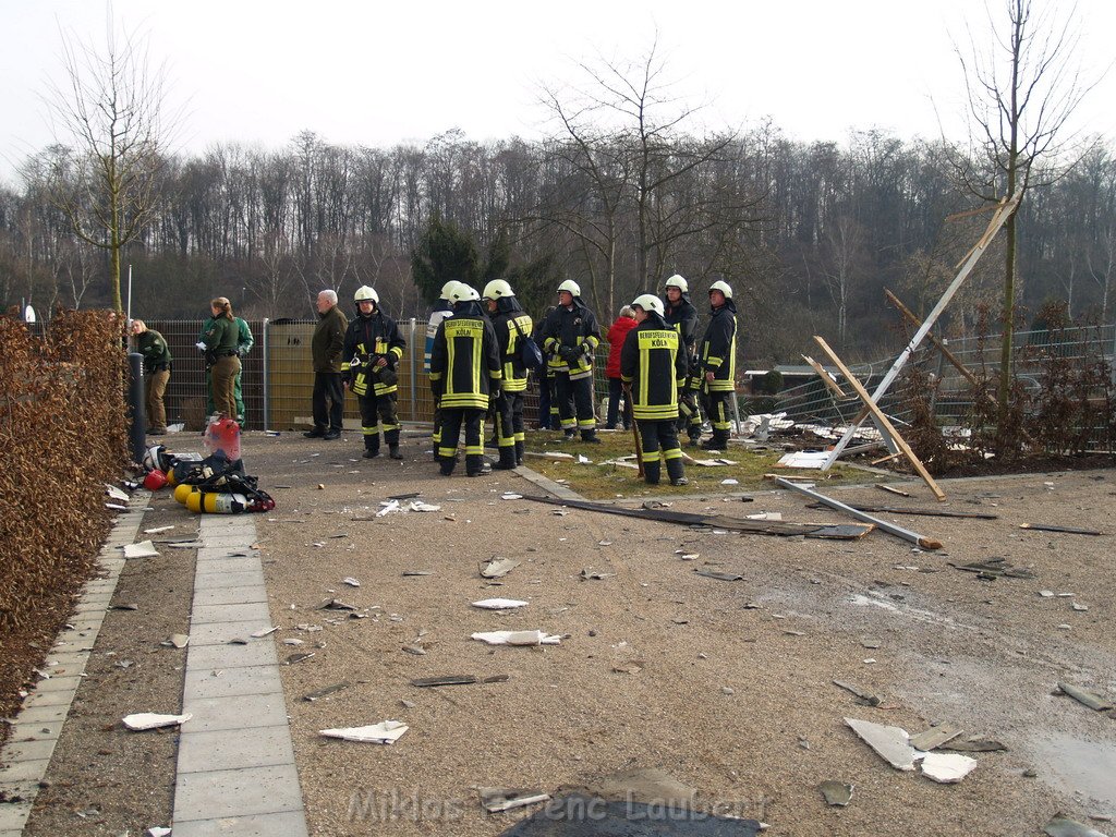 Gartenhaus in Koeln Vingst Nobelstr explodiert   P060.JPG